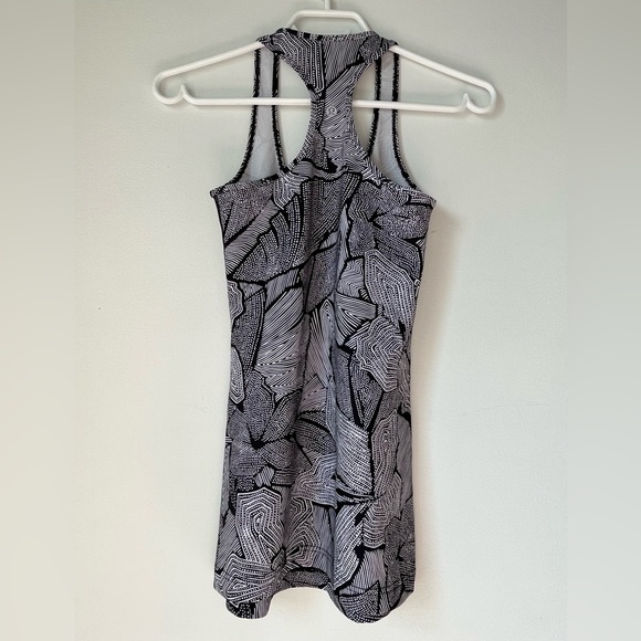 Lululemon patterned racerback tank - size 2 - Picture 2 of 3